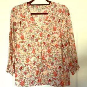 Floral elbow sleeve light summer shirt, worn 1x.